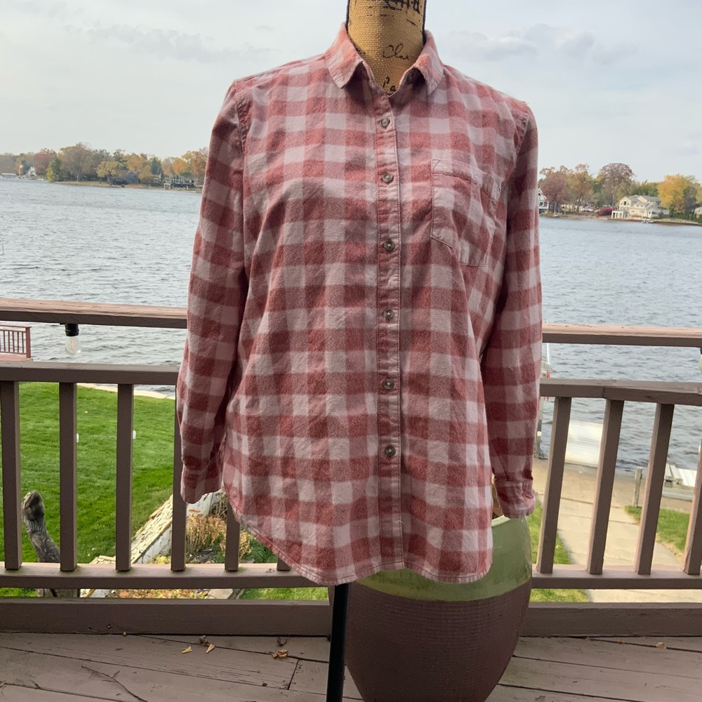 Universal Thread Very Soft, Lightweight Flannel Buttondown. Size Small.